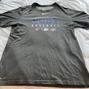 Chicago Cubs Dri Fit Tee men’s medium